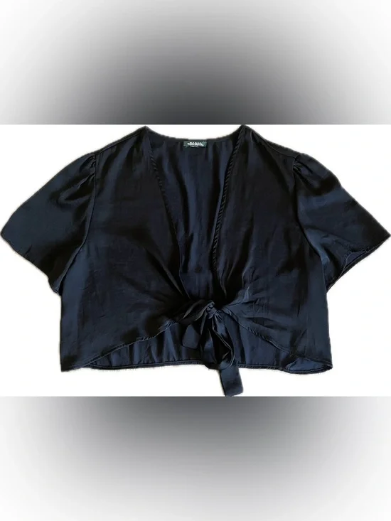wild fable Tie-Front slightly Cropped black blouse/coverup. Women’s size Medium. - Picture 3 of 10